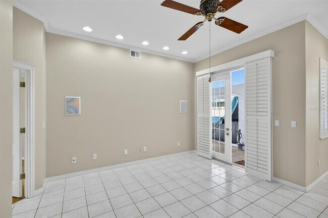 Building Photo - 20 Woodford Ln