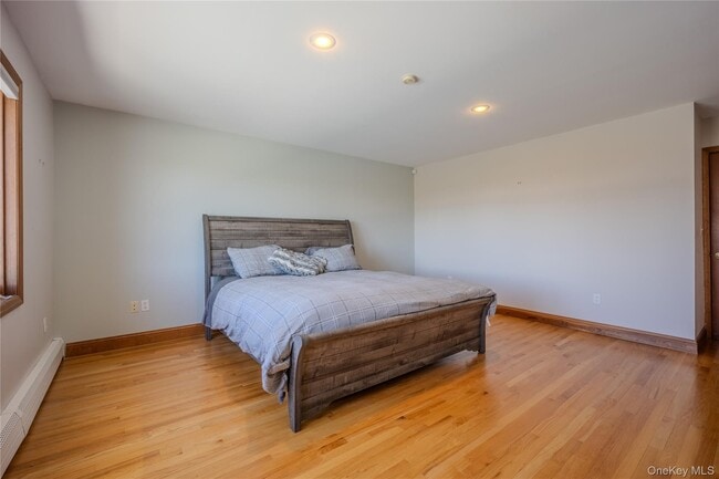 Building Photo - 19-21-21 Lamela Dr