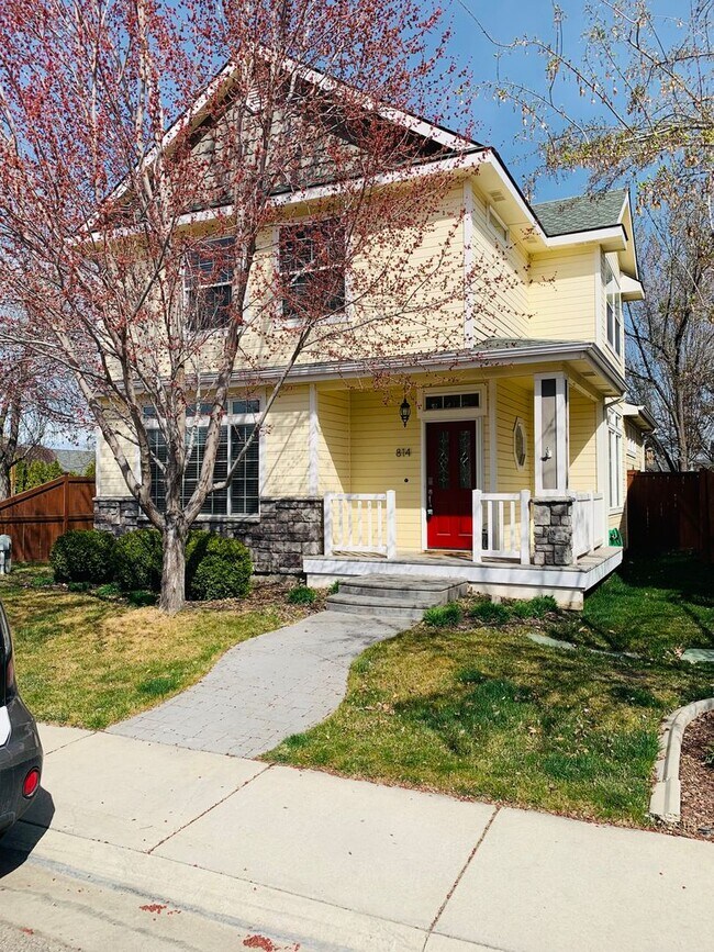 Primary Photo - Beautiful Home In South East Boise!