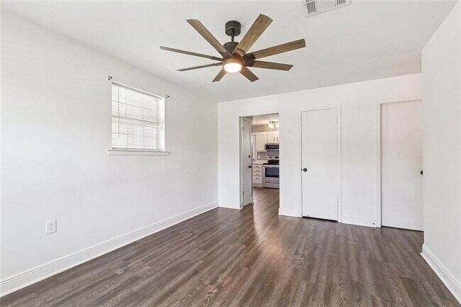 Building Photo - 1536 Redwood Dr