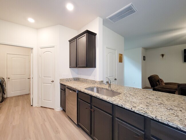Building Photo - 10793 Castle Rock Dr