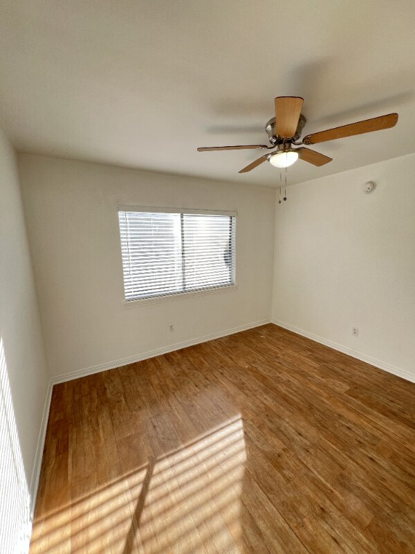Building Photo - 14650 Saticoy St