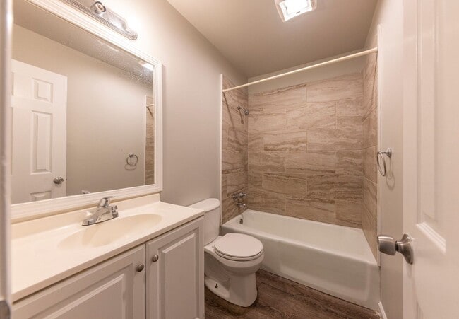 Building Photo - 642 Stevenson St