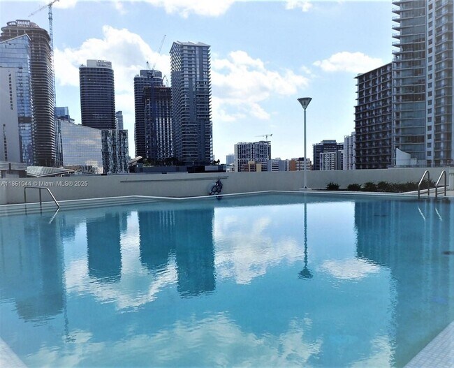 Building Photo - 350 S Miami Ave