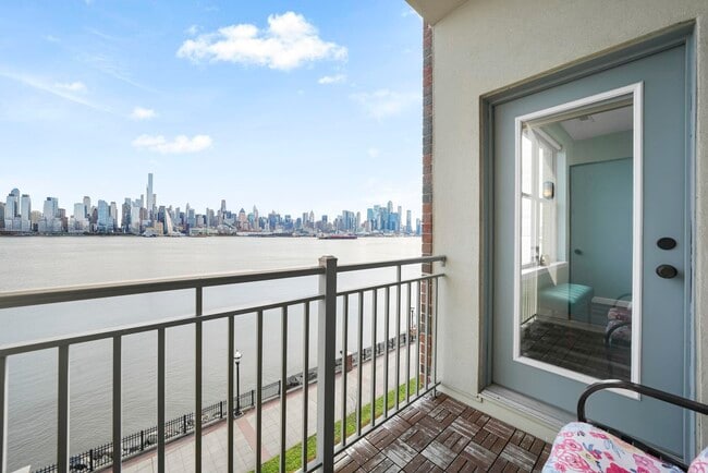 Building Photo - 26 Ave at Port Imperial