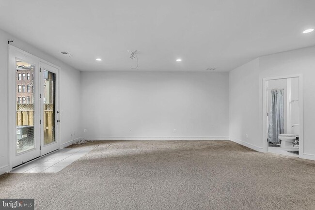 Building Photo - 23035 Sullivans Cove Sq