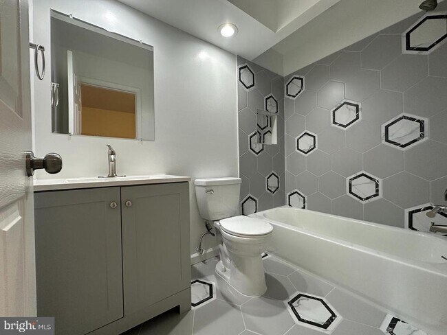 Building Photo - 14560 Woodgate Manor Cir