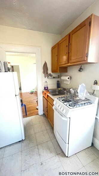 Building Photo - 44 Central St