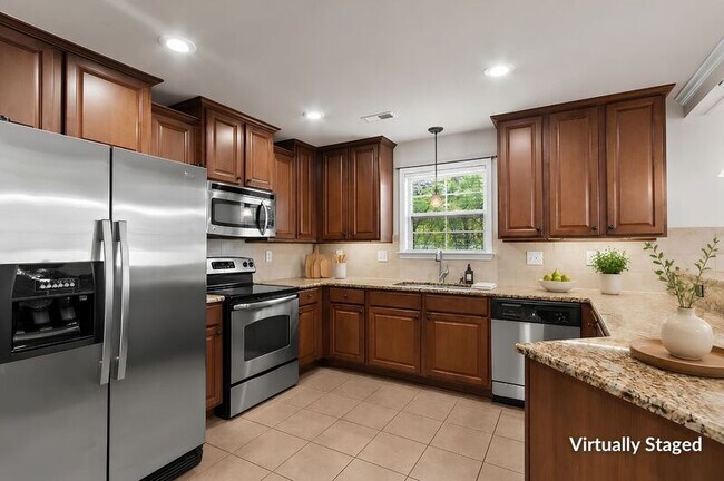 Building Photo - 2525 Millwood Cir SE