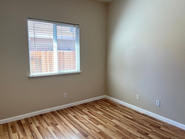 Building Photo - Four Bedroom Two Bathroom Home in Folsom