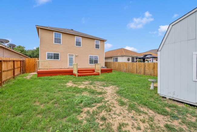 Building Photo - Stylish 3-Bedroom Home with Expansive Pati...