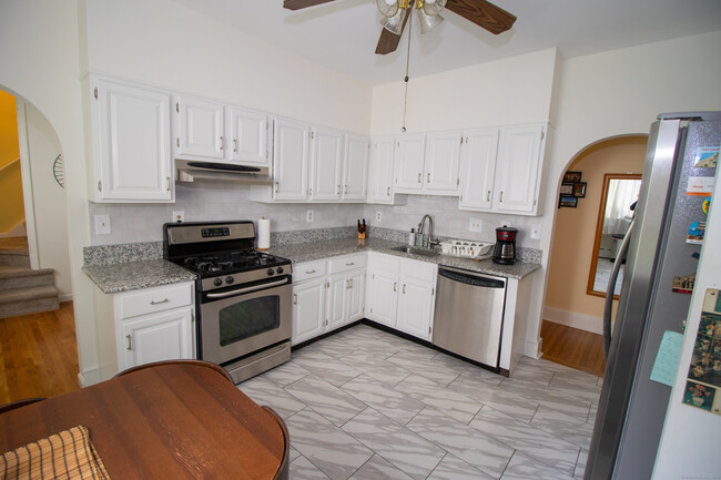 Building Photo - 65 Myano Ln