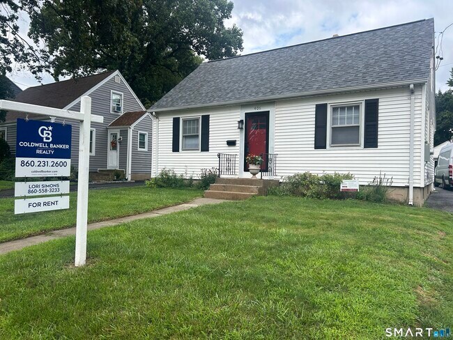 Building Photo - 406 Oakwood Ave