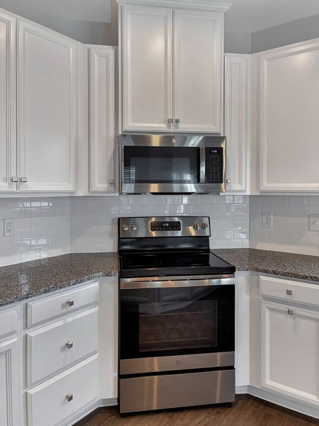 Building Photo - New and Modern Three Bedroom in Bon Air