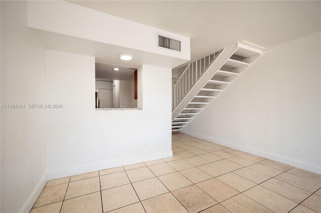 Building Photo - 9220 Fontainebleau Blvd