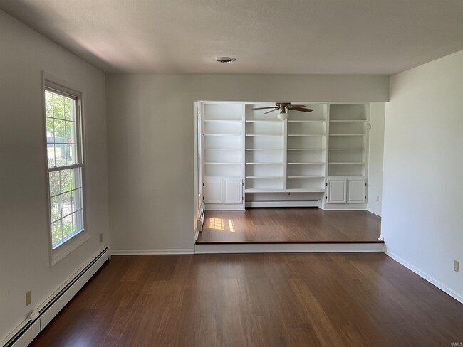 Building Photo - 3715 Marigold Dr