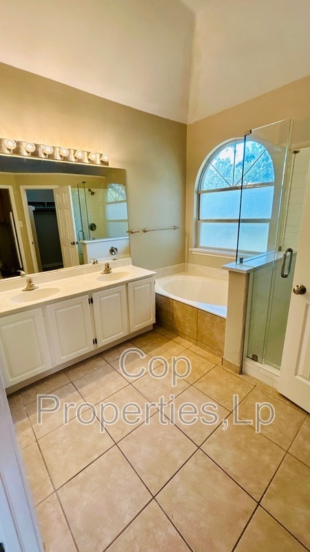 Building Photo - 6362 Parkland Oaks Dr