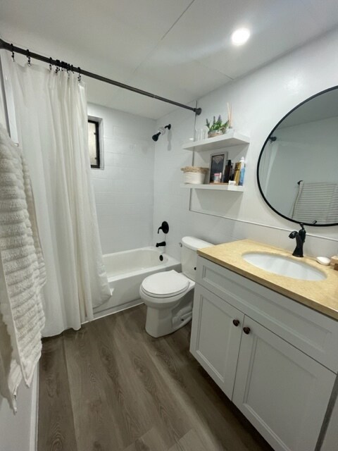 Building Photo - 5160 Las Verdes Cir