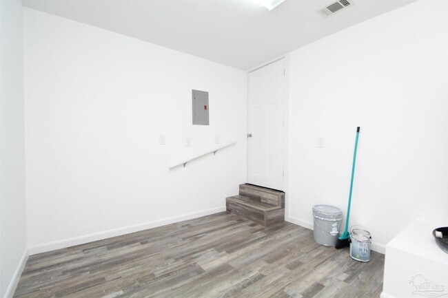 Building Photo - 150 E Ensley St
