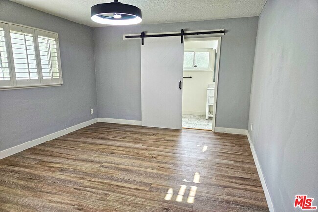 Building Photo - 22337 Cantara St