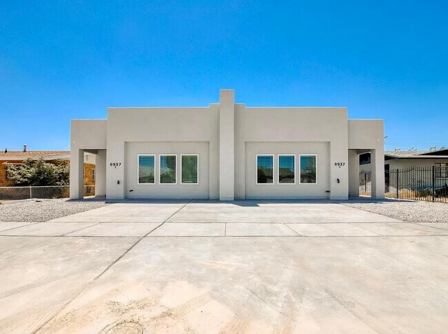 Building Photo - 8937 Mount Rushmore Ln