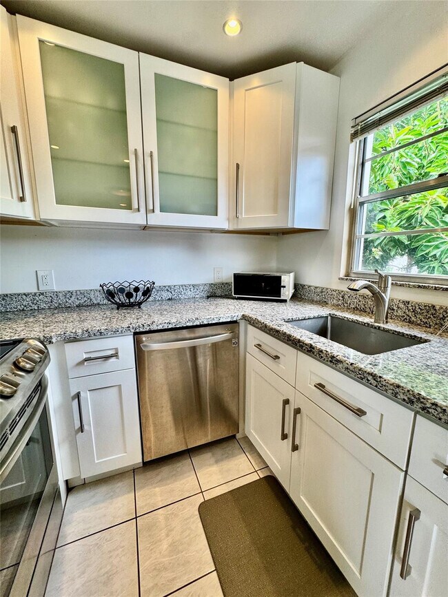 Building Photo - 120 Tilford F