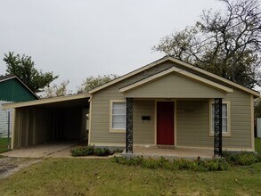Building Photo - Charming 3 Bedroom 1 Bath in Ridglea Area!