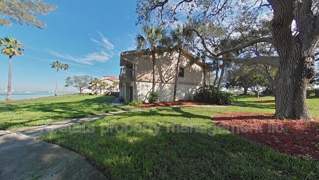 Building Photo - 6287 Sun Blvd