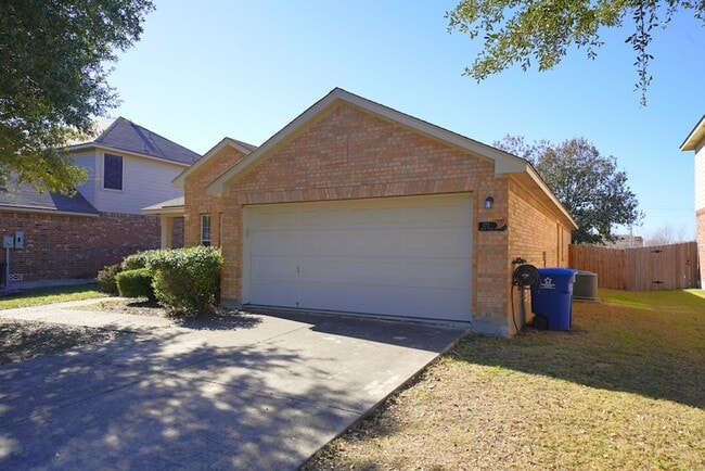 Building Photo - Gorgeous Single Story Home in Cibolo! Real...