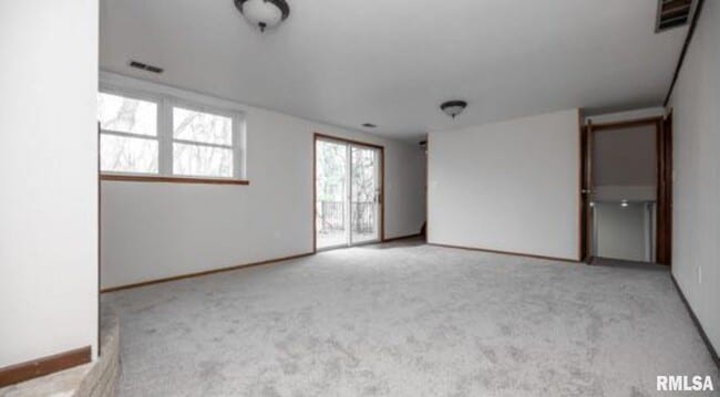 Building Photo - 2303 W Pintura Ct