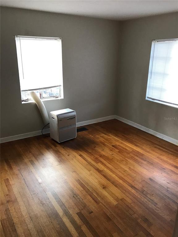 Building Photo - 1000 W Miller Ave