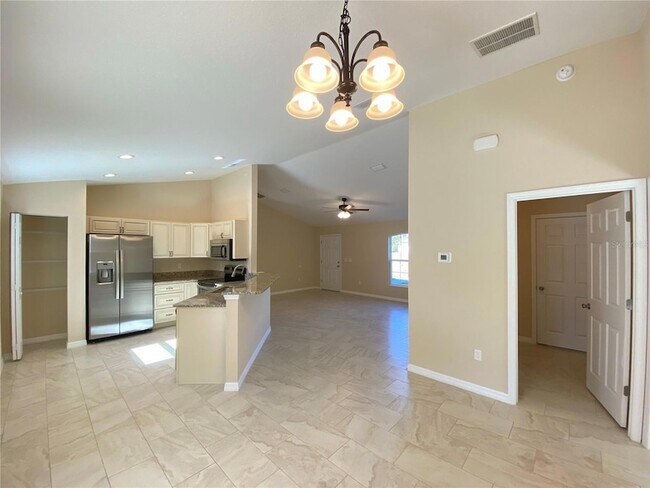 Building Photo - 572 Marion Oaks Trail