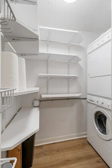 Building Photo - 2929 Selena Dr