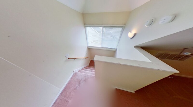Building Photo - 305-307-307 E 19th Ave