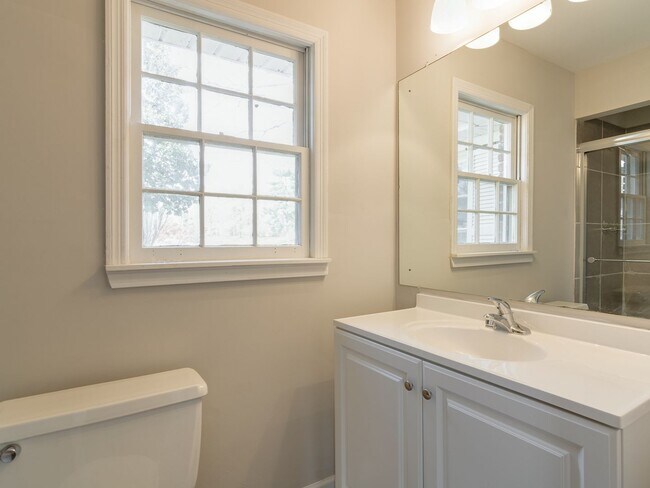 Building Photo - Completely redone luxury 3 bedroom rental ...