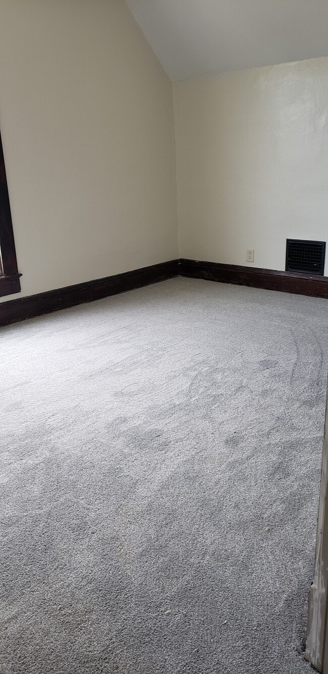 Building Photo - 307 W Washington St