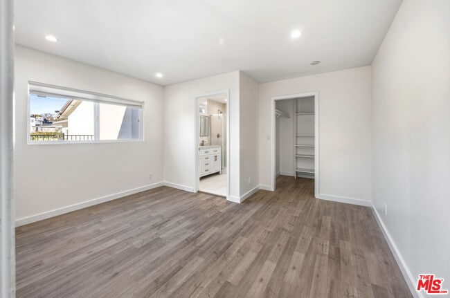 Building Photo - 17141 Sherman Way