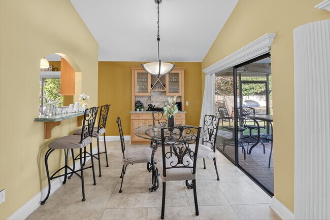 Building Photo - 190 Temple Ave