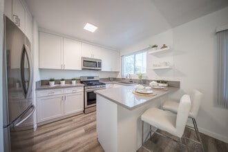 Building Photo - Yosemite Garden Apartments