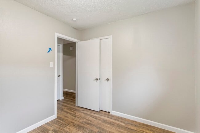 Building Photo - 6602 Indian Lake Dr