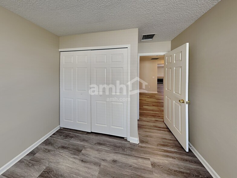 Building Photo - 76163 Long Pond Loop