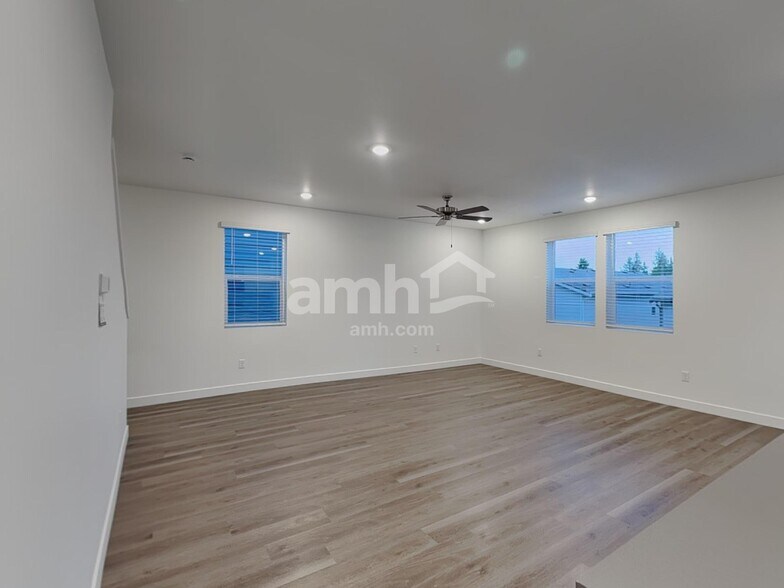 Building Photo - 8544 47th Pl NE