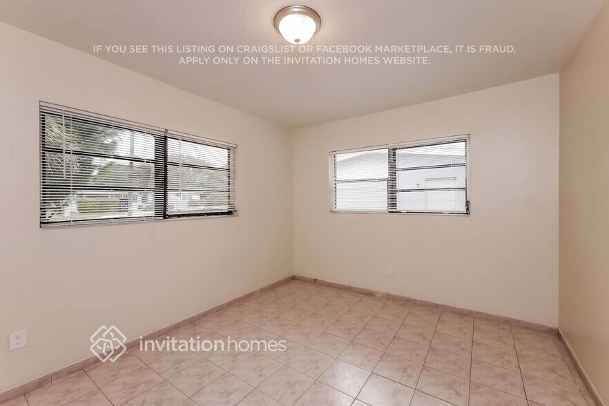 Building Photo - 510 NE 172nd St