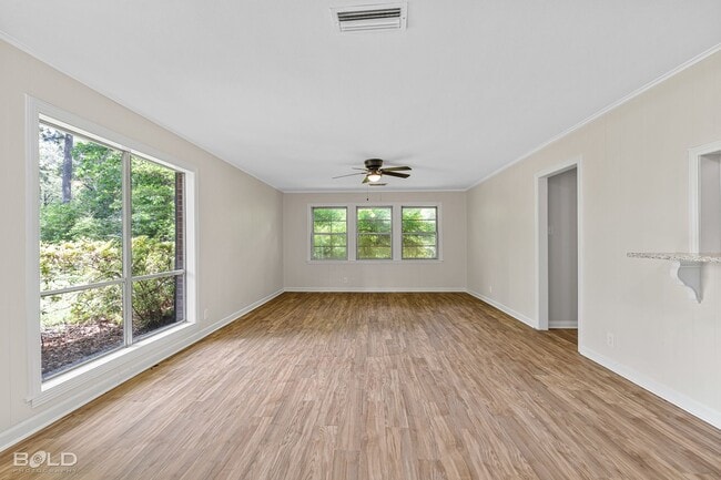 Building Photo - 6119 Bradford Dr