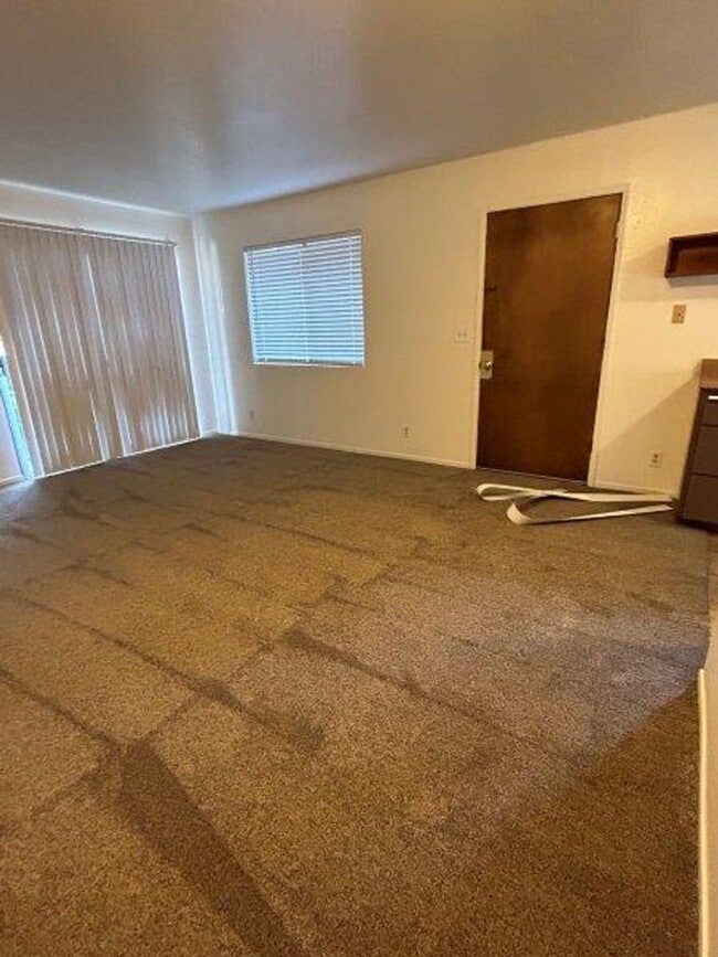 Building Photo - MOVE IN SPECIAL!!! $250 OFF FIRST MONTH'S ...