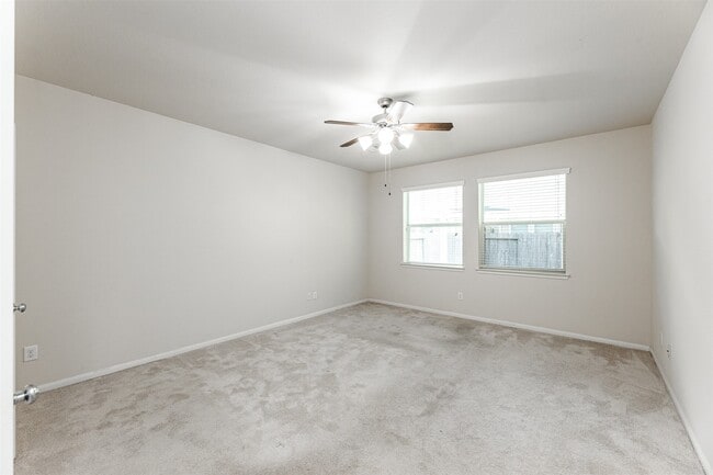 Building Photo - 6443 Wilshire Fern