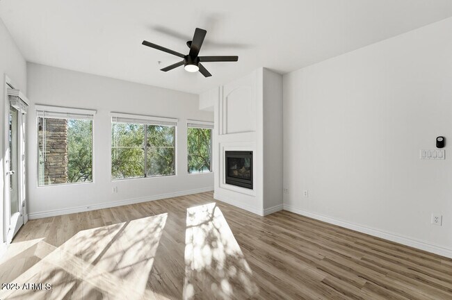 Building Photo - 5350 E Deer Valley Dr