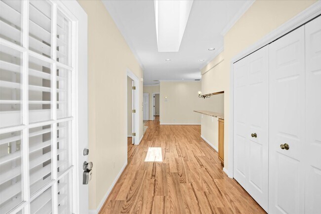 Building Photo - 7362 Pine Creek Way