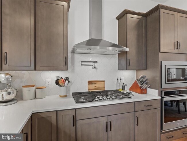 Building Photo - 12293 Sessile Commons