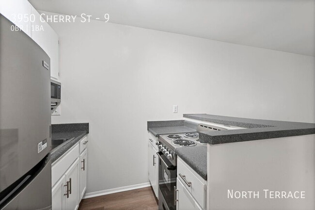 Building Photo - 3950 N Cherry St